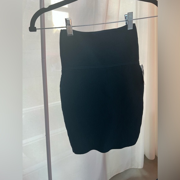 Aritzia Babaton Andre’s Sculpt Skirt in Herbage Green Size:2XS NWT With Callout - Picture 3 of 6